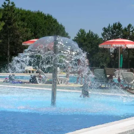 Poolside Serenity - Beahost Bibione