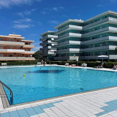 Poolside Serenity-beahost Daire *