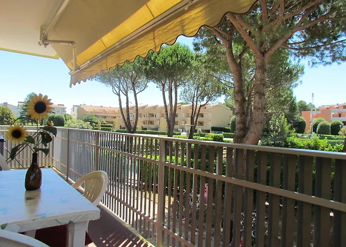 Poolside Serenity-beahost *